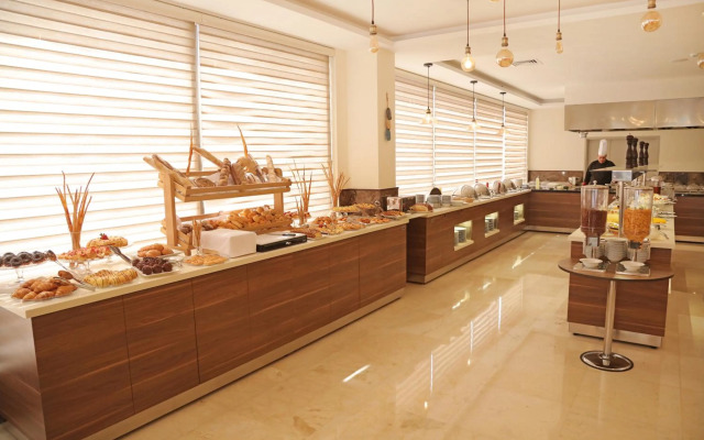 Lacosta Hotel