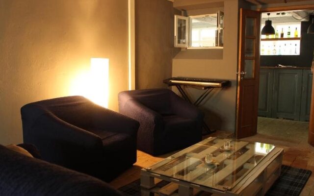 Le Penguin Hostel