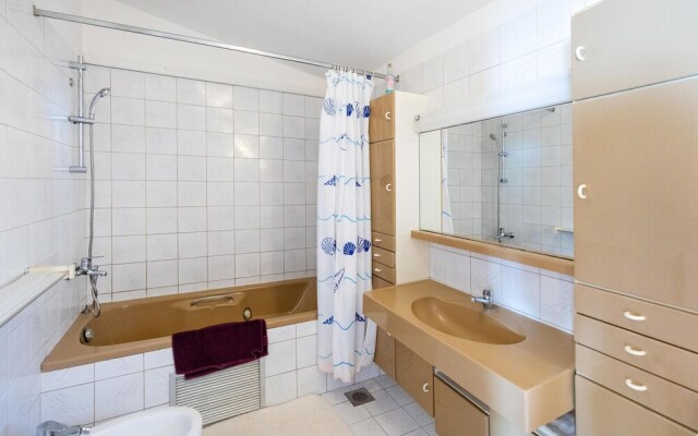 Awesome Apartment in Klek With 3 Bedrooms and Wifi