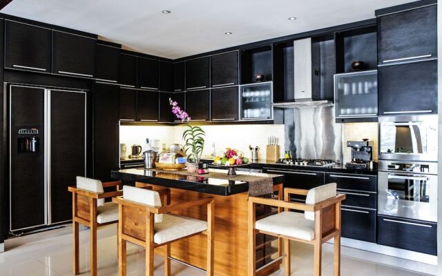 Sunset Paradise Villa Jimbaran 8008