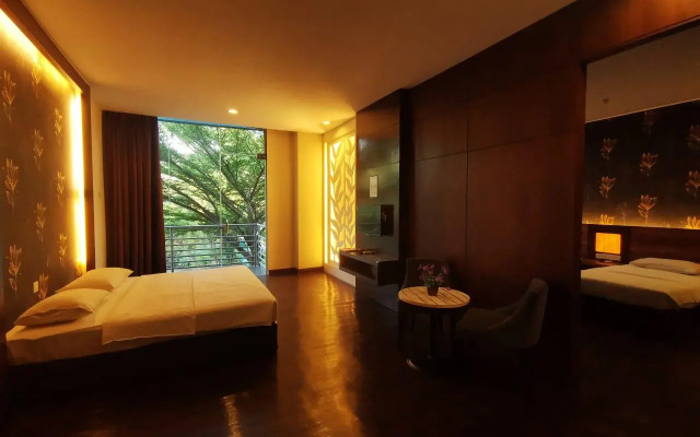 WaterFront Boutique Hotel