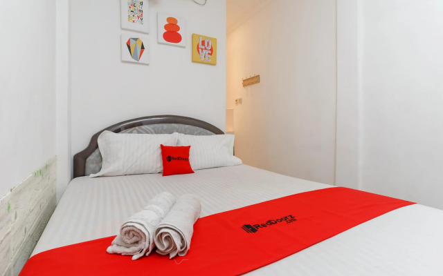 RedDoorz near RS Mitra Keluarga Depok