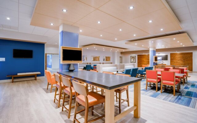 Holiday Inn Express & Suites Ft. Washington - Philadelphia by IHG