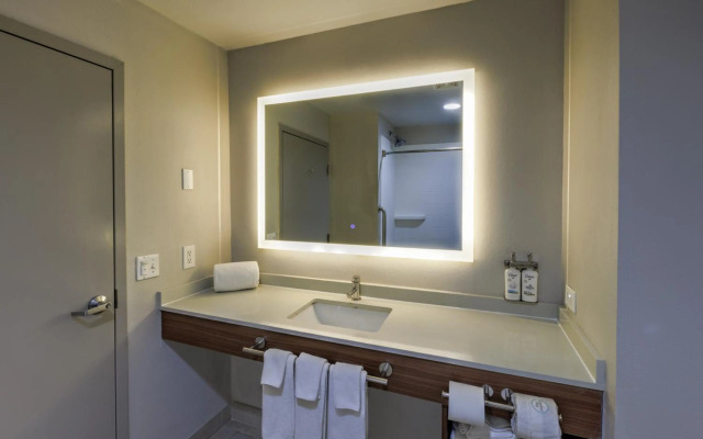 Holiday Inn Express & Suites Shelbyville Indianapolis by IHG