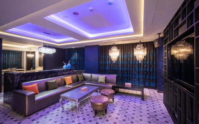 Uher Luxury Resort & Hotel