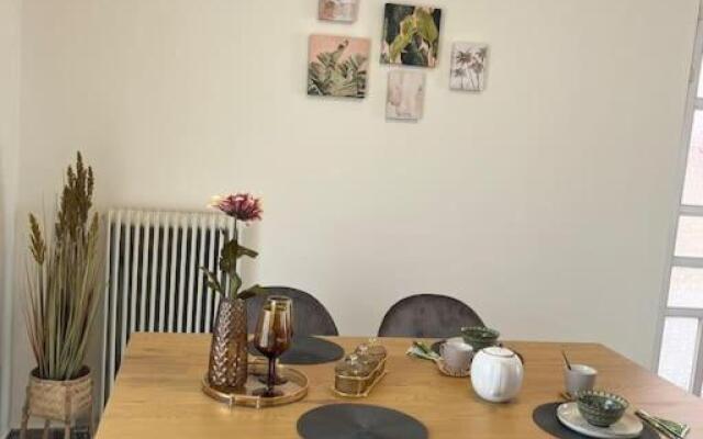 Top roof appartment Oropos 5' beach