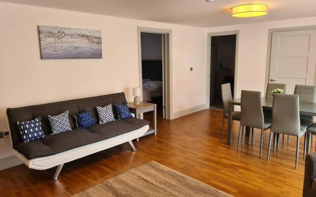 Remarkable 2-bed Apartment in Ilfracombe