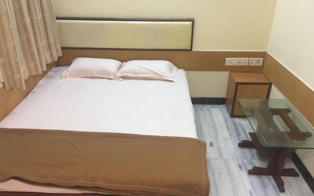 Hotel Nest In, Malad