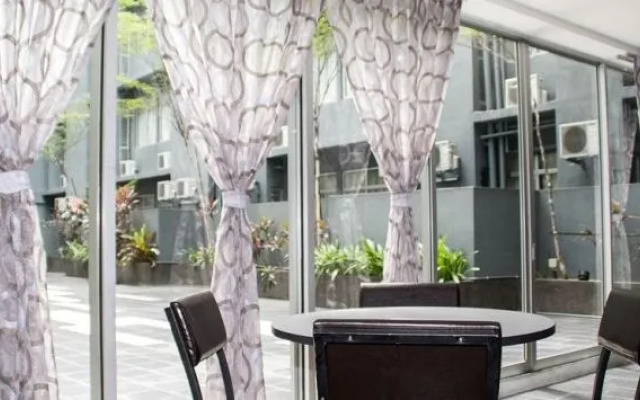 City Campus Lodge & Hotel