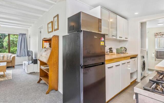 Snells Sanctuary - Snells Beach Holiday Home