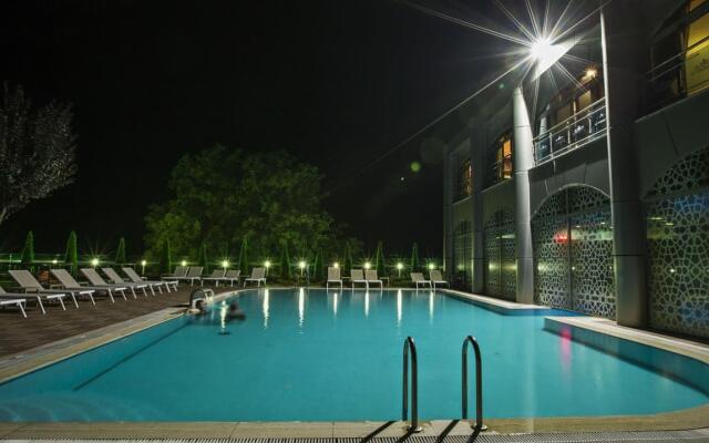 Sarot Thermal Palace Tatil Koyu (Halal Hotel)