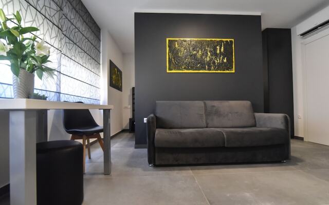 Mono Apartments & Rooms