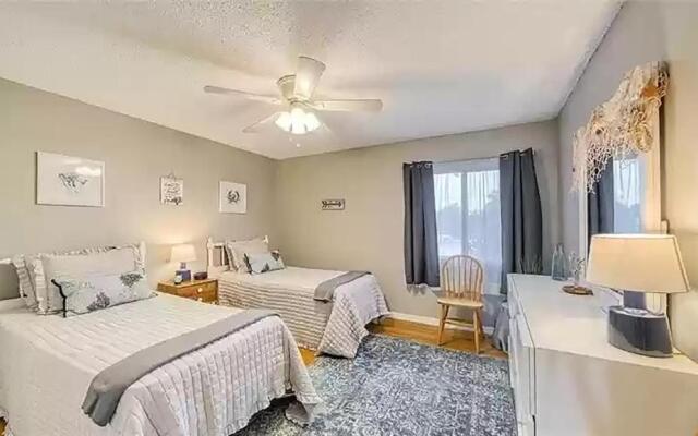 Lovely 3 Bedroom Condo On Golf Course
