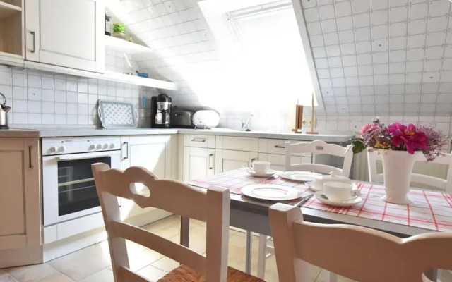 Comfy Apartment in Kröpelin near Sea Beach