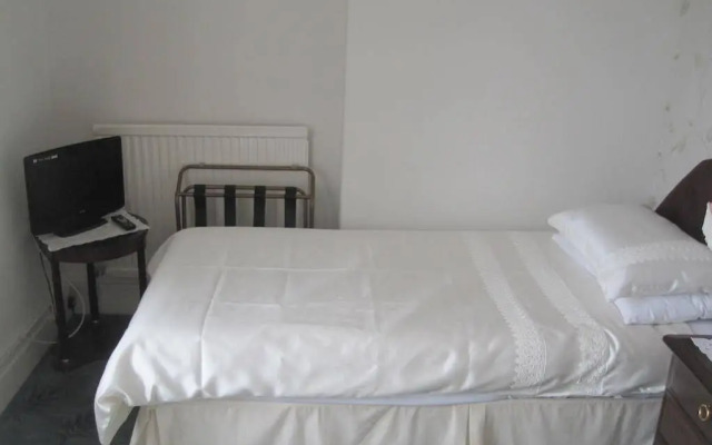 Bron Orme Hotel