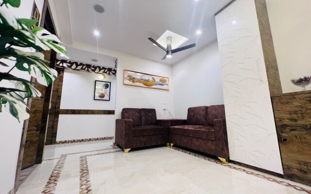 Hotel Larmont Luxury