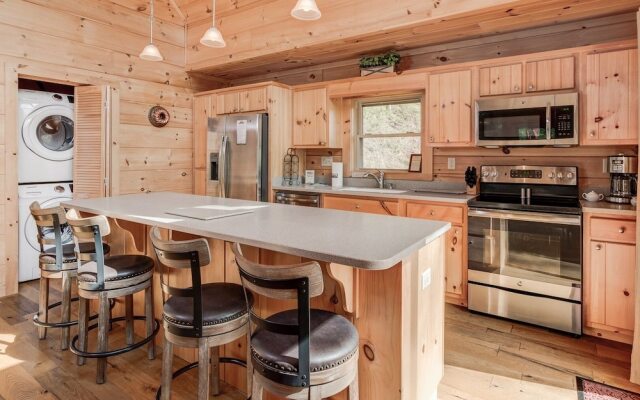 Lakey Gap Lodge - 4 Br Cabin