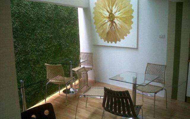 Nantra Sukhumvit 39 Hotel