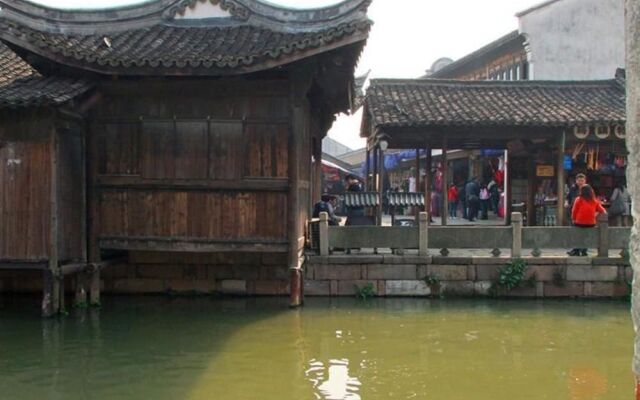 Wuzhen Dahong Inn