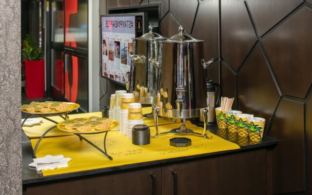 Staypineapple, Hotel FIVE, Downtown Seattle