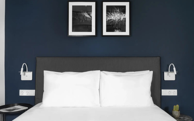 PLAY Theatrou Athens