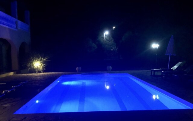 Spacious 5 Bed Villa With Pool in Kefalonia