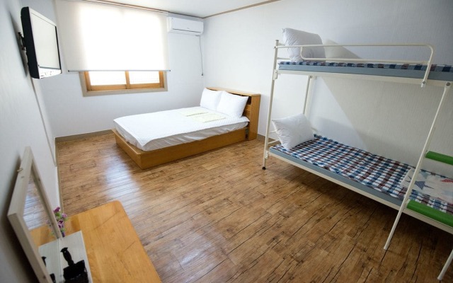 Jeju Masil Guesthouse-Hostel