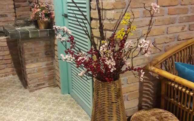 Nam Thi Holiday Home