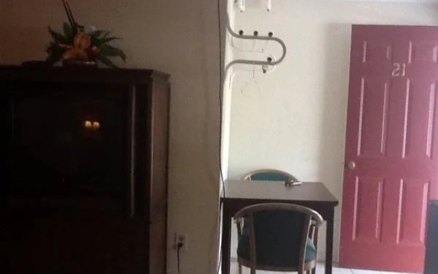 Camden Inn & Suites