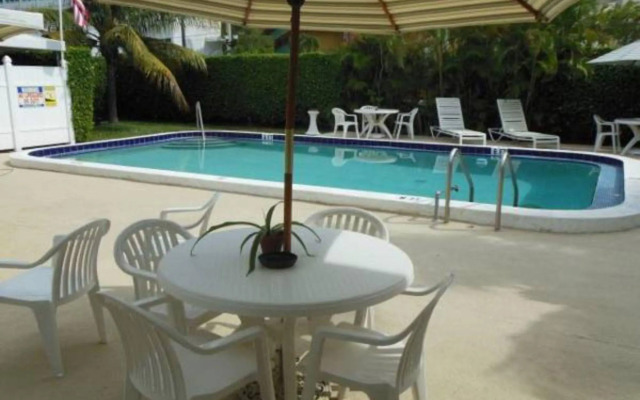 Harbor Beach Inn