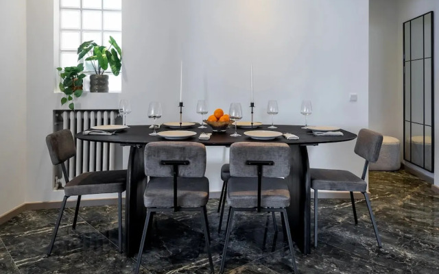 Chic & Central 3BR Retreat in the Historic Center