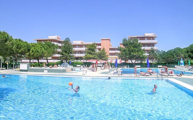 Beautiful Apartment in Bibione With Outdoor Swimming Pool