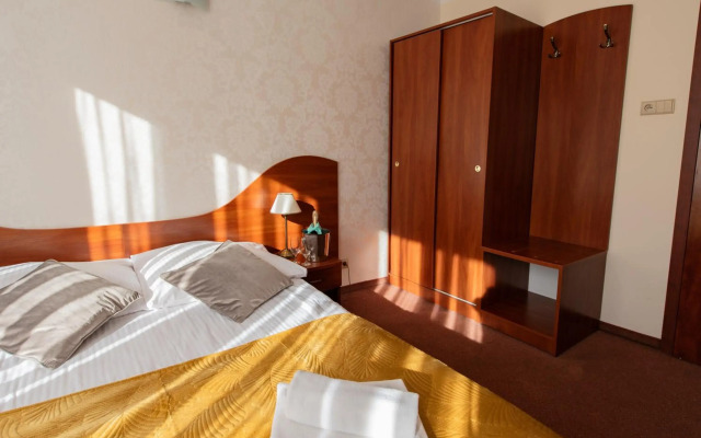 Grand Felix Hotel