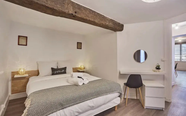 Superb Apartment in the Center of Paris by Stusioprestige