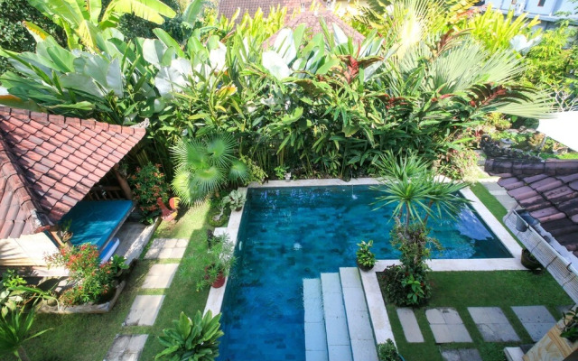 Hibiscus Upper Suiteubudbest Breakfast In Bali