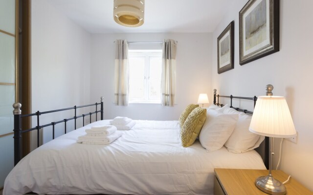 The Rectory Apartment + Free Parking