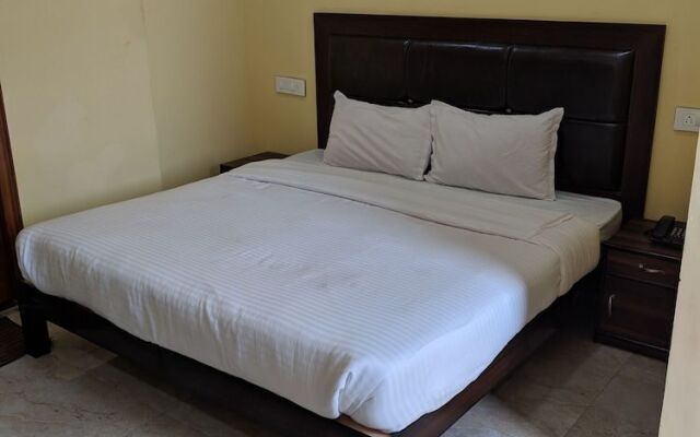 Yog Stay Hotel Laxman Grand