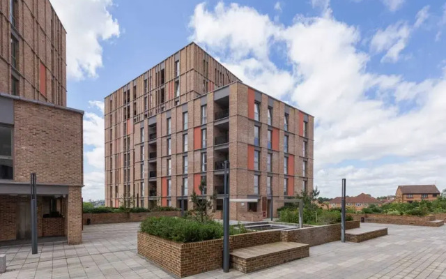 3br-sleeps8-central London-parking