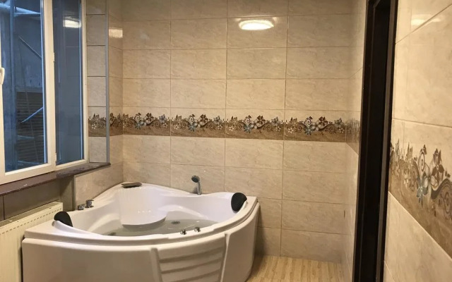 Green Hotel