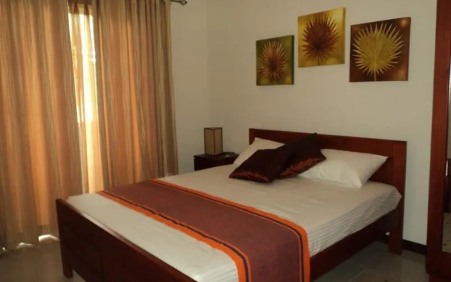 OYO 230 Tulasi Mahal