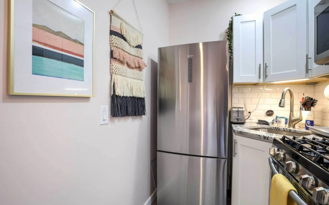 Cozy Philadelphia Studio, Near Center City!