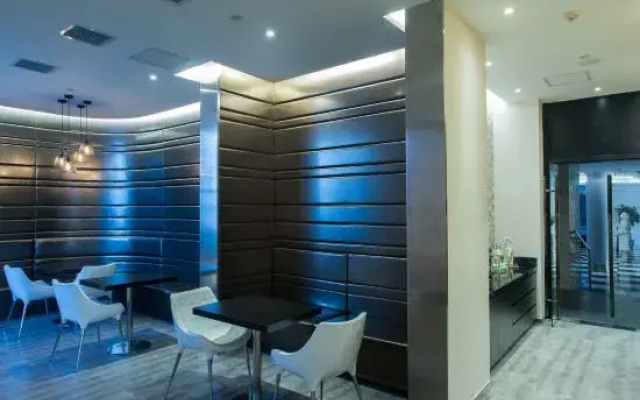 Shangzhong Hotel Apartment (Xi'an Keji Road Subway Station)