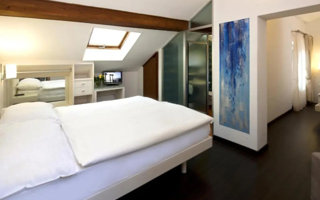 Hotel America