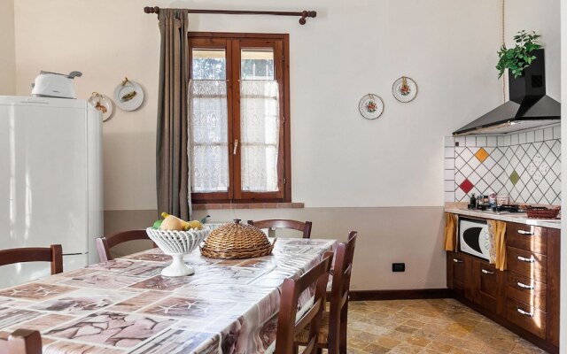 Enticing Holiday Home in Chianni With Swimming Pool