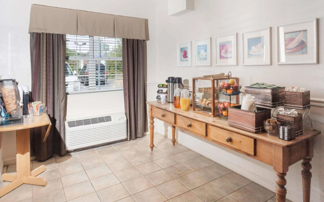 Microtel Inn & Suites by Wyndham Nashville