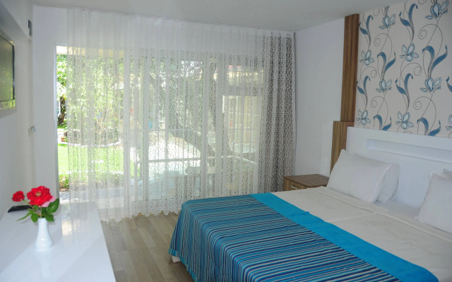 Clover Magic Altinkum Park Hotel