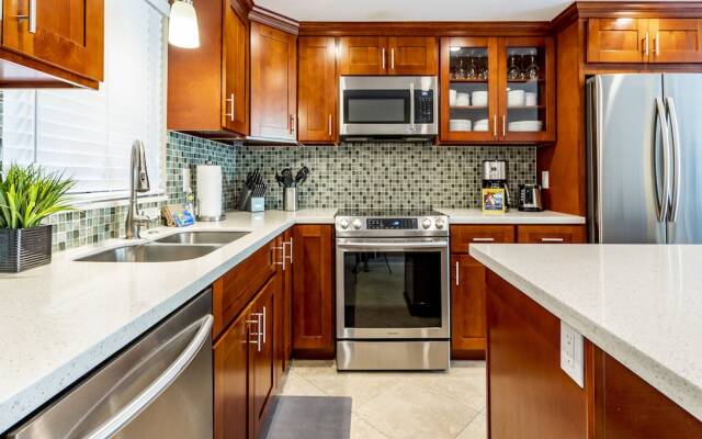 Pacific Shores B406 by RedAwning