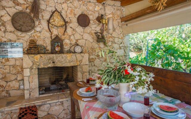 Villa Siorra by MediterraneanVillas