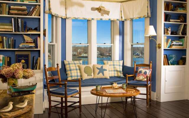 Dockside Guest Quarters & Restaurant