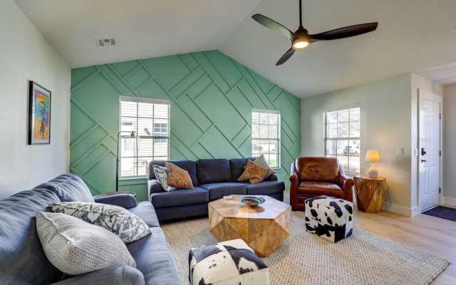 Chic Bentonville Home w/ Patio & Fire Pit!